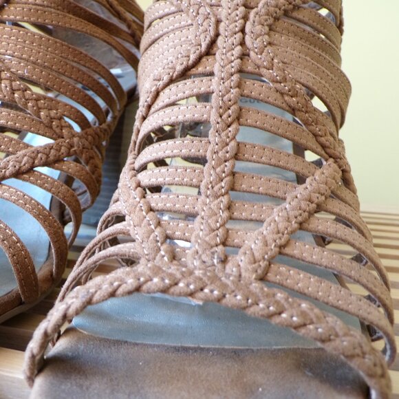 G by Guess Heels Leather Strappy Open Toe Shoes Women’s Size 9.5M - Picture 9 of 14